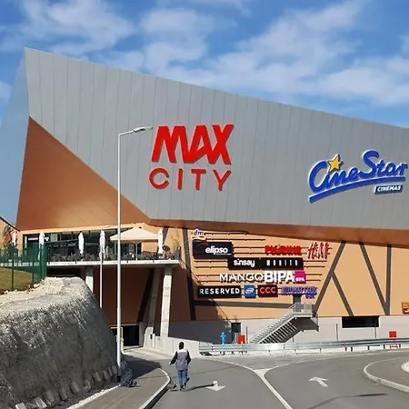 アパート Gospa プーラ